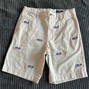 Vineyard Vines Kids Beige Shorts with American Flag Whales | Boys Size 12